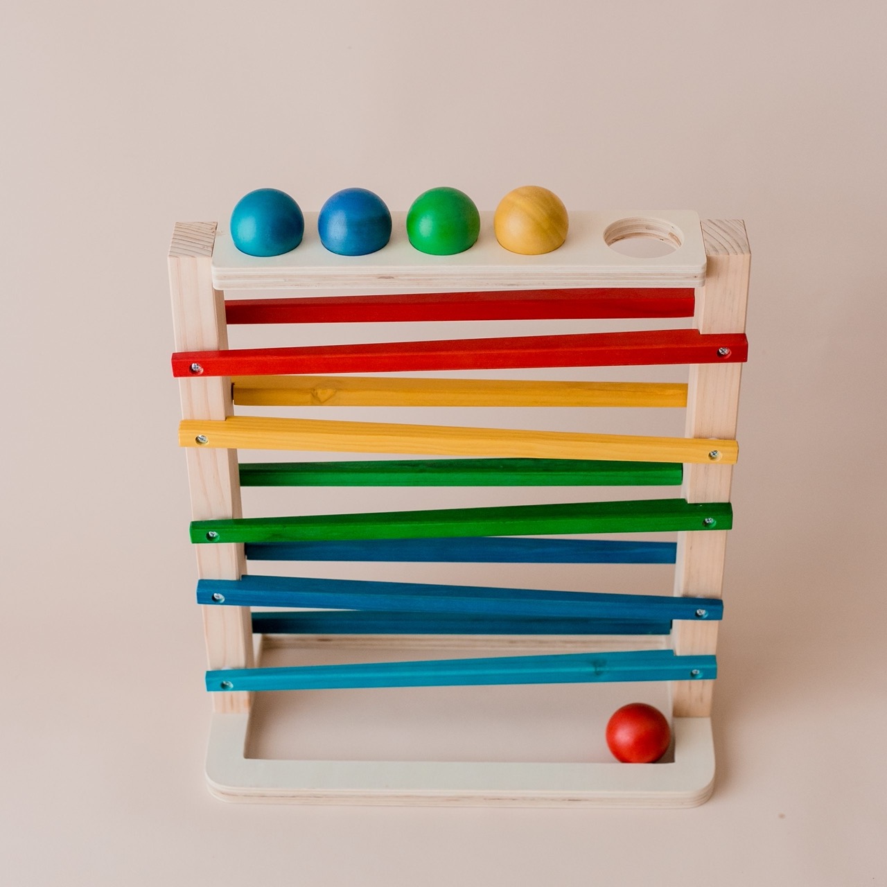 Qtoys - Track a ball rack