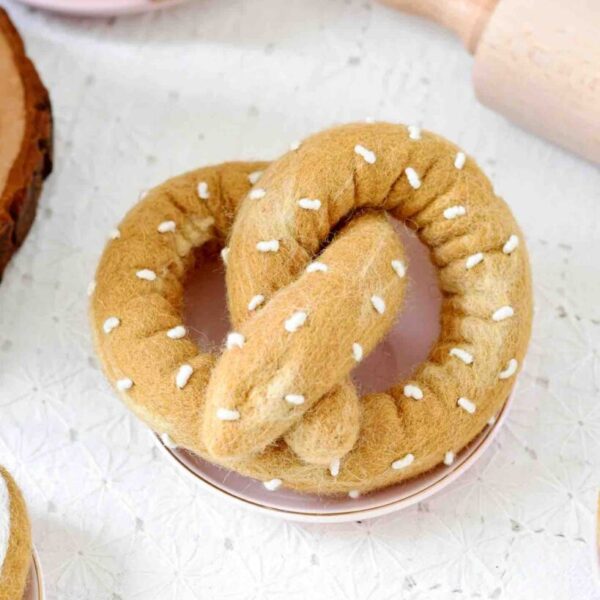 Tara Treasures - Felt Soft Pretzel