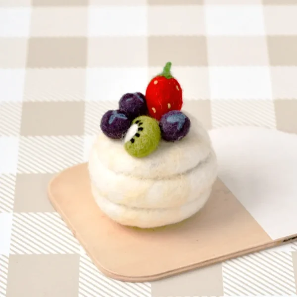 Tara Treasures - Felt Pavlova Meringue Dessert