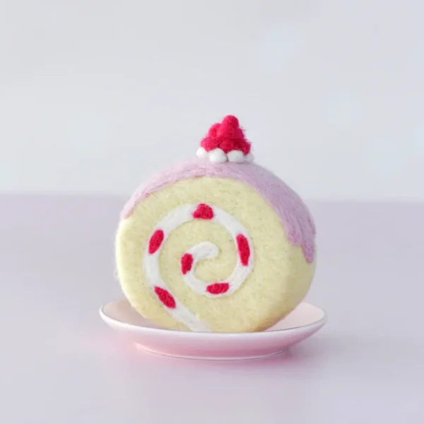 Tara Treasures - Felt Strawberry Swiss Roll