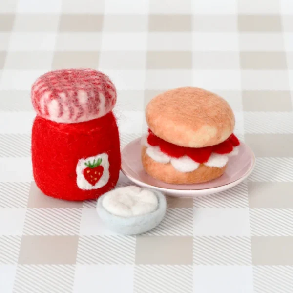 Tara Treasures - Felt Strawberry Jam and Scones Set